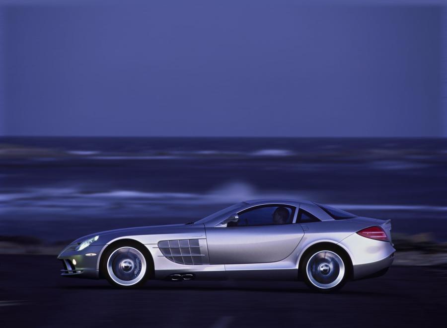  Mercedes-Benz SLR McLaren 2003 года  (фото 24 из 319)